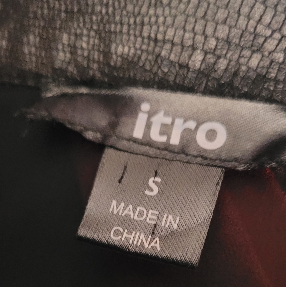 Itro Top - Picture 11 of 11